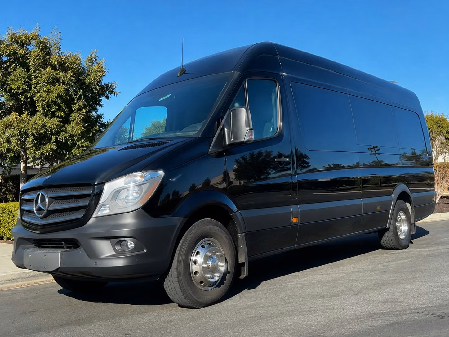 long beach prom homecoming bus rentals